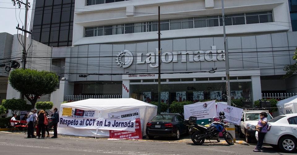 Huelga en La Jornada: junta local declara inexistente el paro; sindicato interpondrá amparo