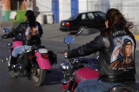 Mujeres motociclistas desafían al narco en Ciudad Juárez