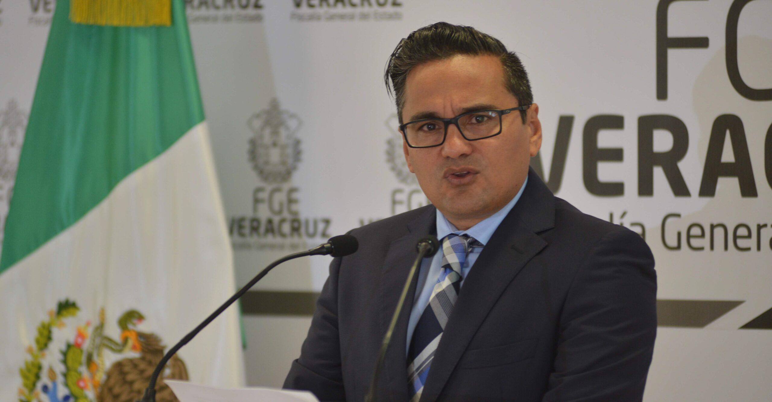 El SAT pretende embargar al Fiscal de Veracruz; el funcionario dice que solo se trata de una multa
