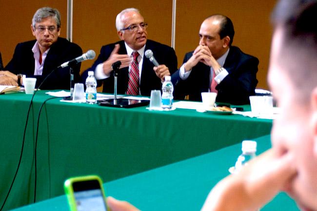“Dialoguemos sobre deuda estatal”, piden gobernadores del PRI a Calderón