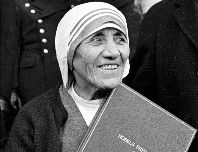 Las duras críticas a la Madre Teresa de Calcuta de quienes cuestionan su santidad