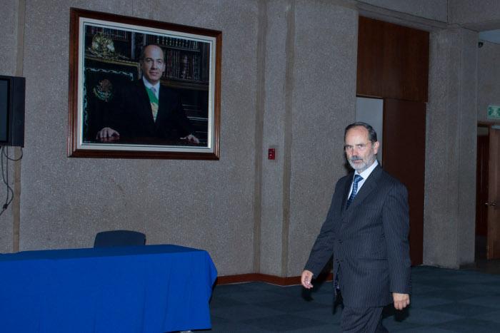 Desairan senadores del PAN encuentro con Madero