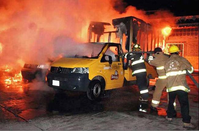 Incendian otro camión de Sabritas en Morelia