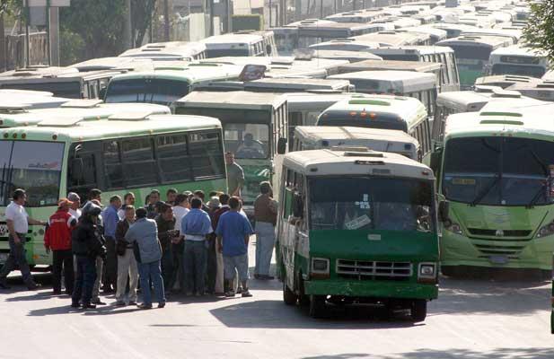 Transportistas del DF exigen aumento a tarifa