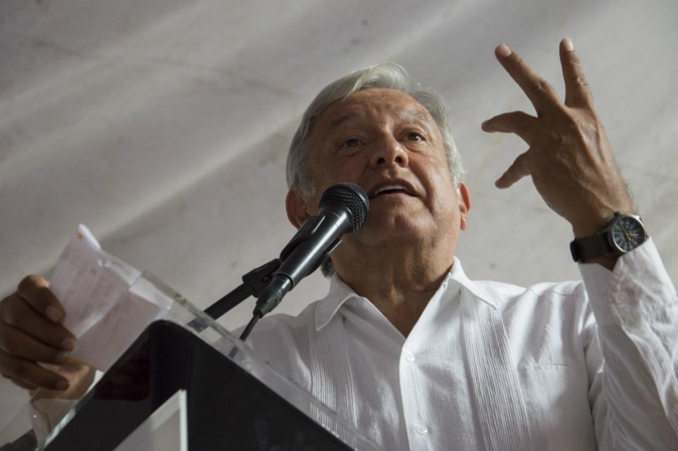 López Obrador ve difícil una alianza con el PRD en 2018; no se deslindan del PAN y del PRI, dice