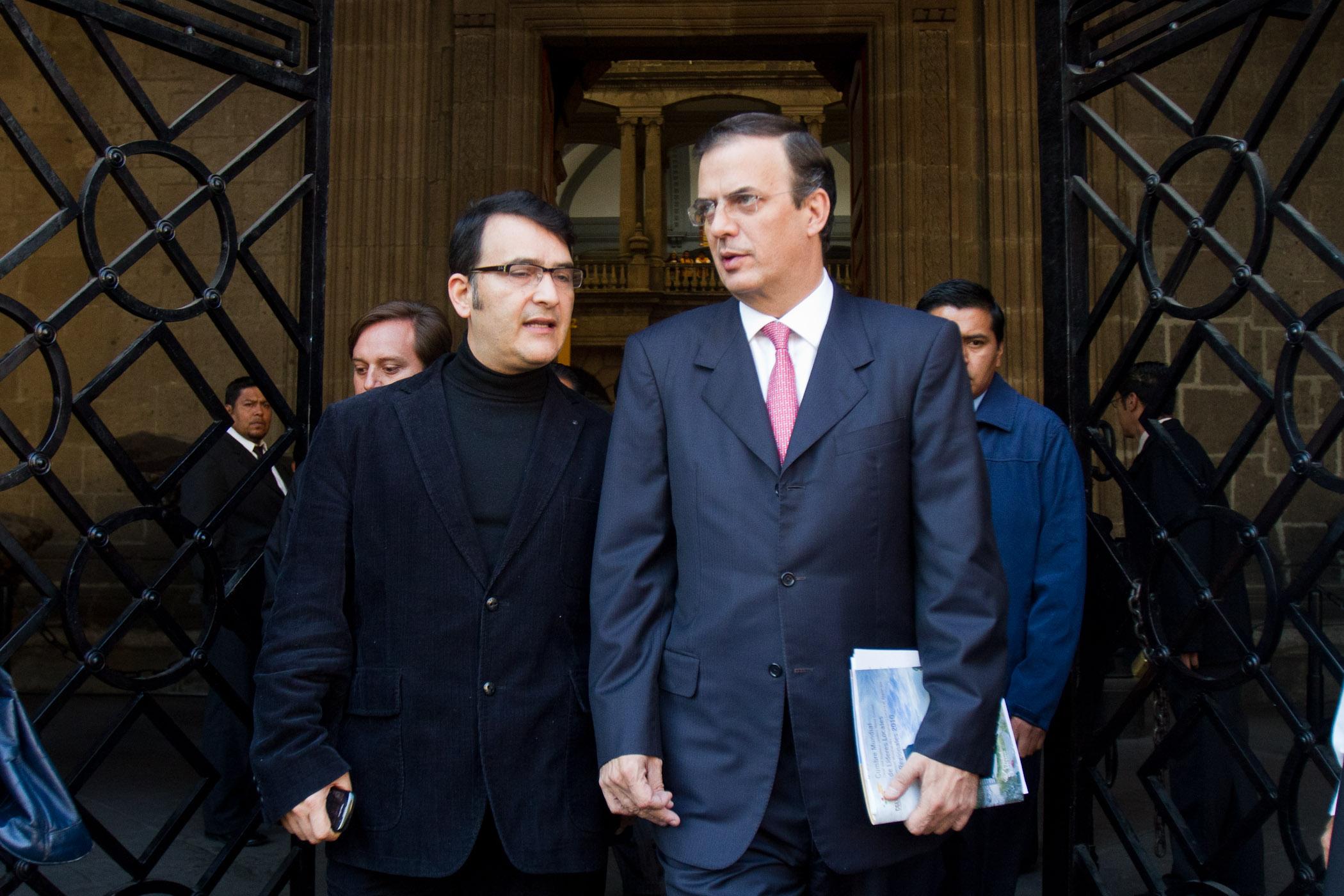 Pleito Ebrard-Sandoval Íñiguez viaja hasta el Vaticano