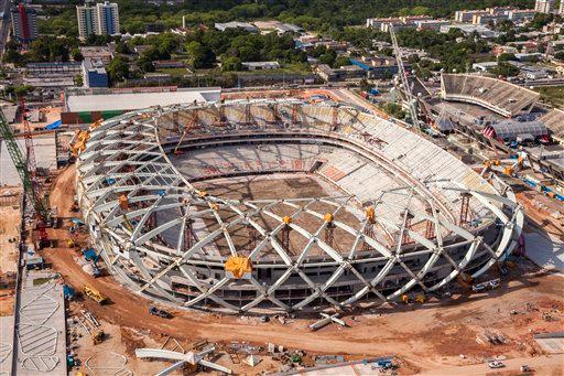 Ordenan detener construcción de estadio mundialista en Brasil