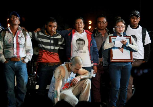 Calle 13 demandará por venta de camisetas de Ayotzinapa