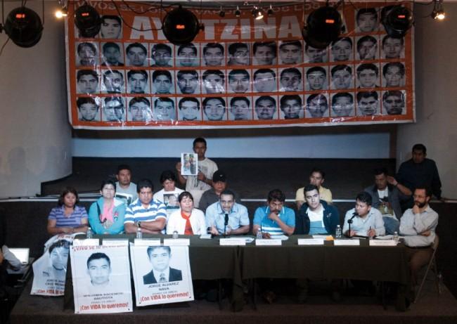 Estos son 7 errores de la PGR en el caso Ayotzinapa, según los peritos argentinos