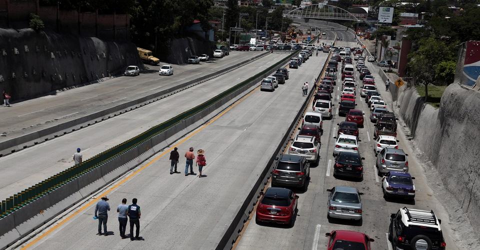 Abren a la circulación de vehículos ligeros y autobuses dos carriles del paso Exprés de Cuernavaca