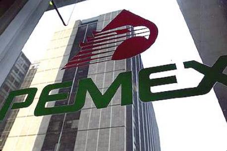 Sancionan a 12 empleados de Pemex por asignación irregular de contratos