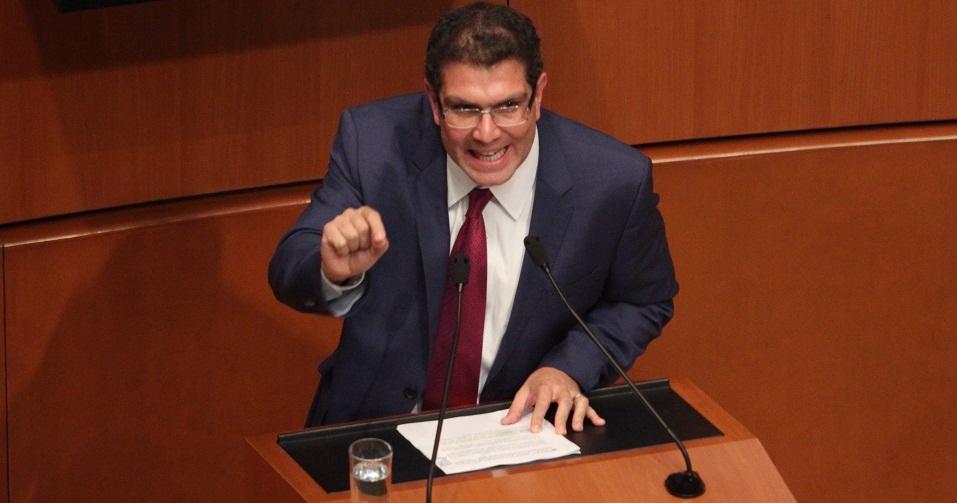 Otra baja del PRD: Ríos Piter corta con el partido y dice que será independiente y antisistema