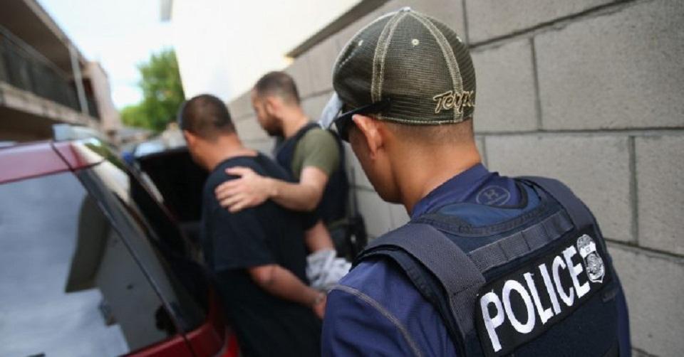 Un inmigrante llamó al 911 para denunciar un posible robo y ahora está en riesgo de ser deportado