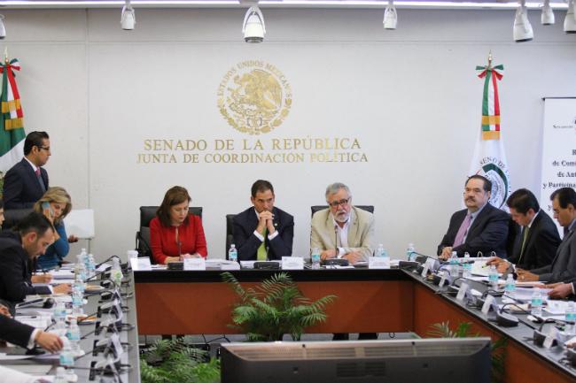 Información de violaciones graves a DH no podrá ser reservada: comisiones del Senado