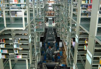 Megabiblioteca queda reducida a cibercafé