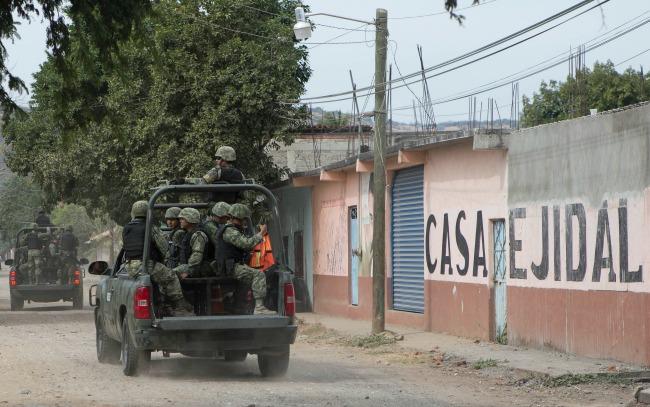 Sigue abierta la investigación por violaciones a derechos en Tlatlaya: PGR tras absolución de juez militar a 6 soldados