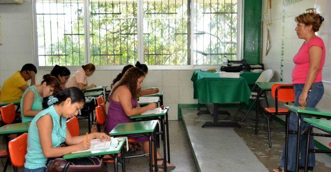 La SEP promete reponer la evaluación docente en Oaxaca, Michoacán y Chiapas