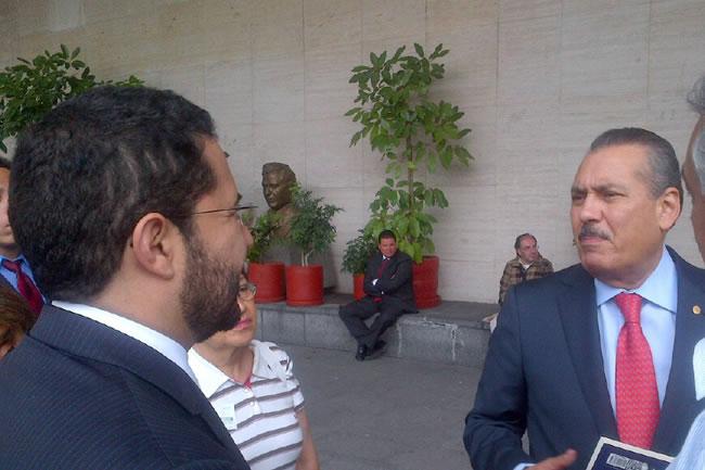 Beltrones y Batres pelean por la Reforma Laboral