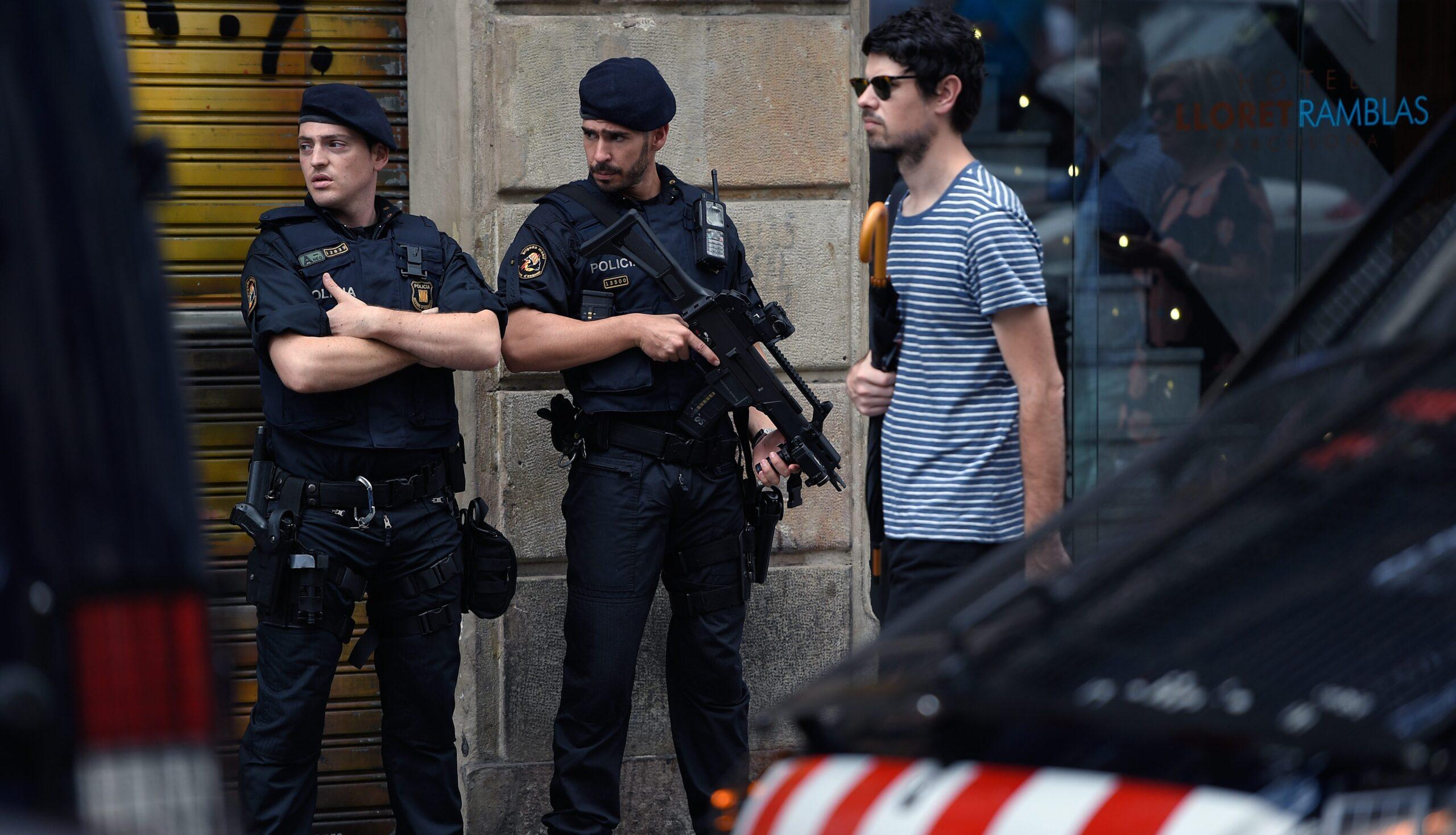 Terroristas preparaban un ataque mayor en Barcelona, confiesa uno de los detenidos