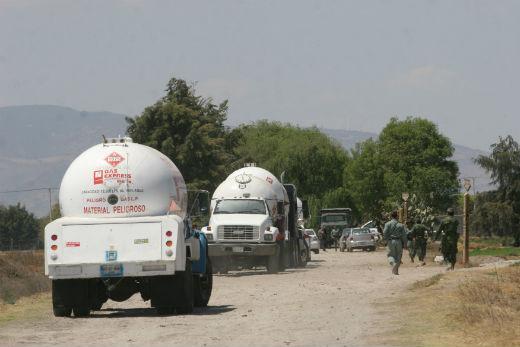 Pemex perdió 5 mil mdp en 2011 por robo de combustible