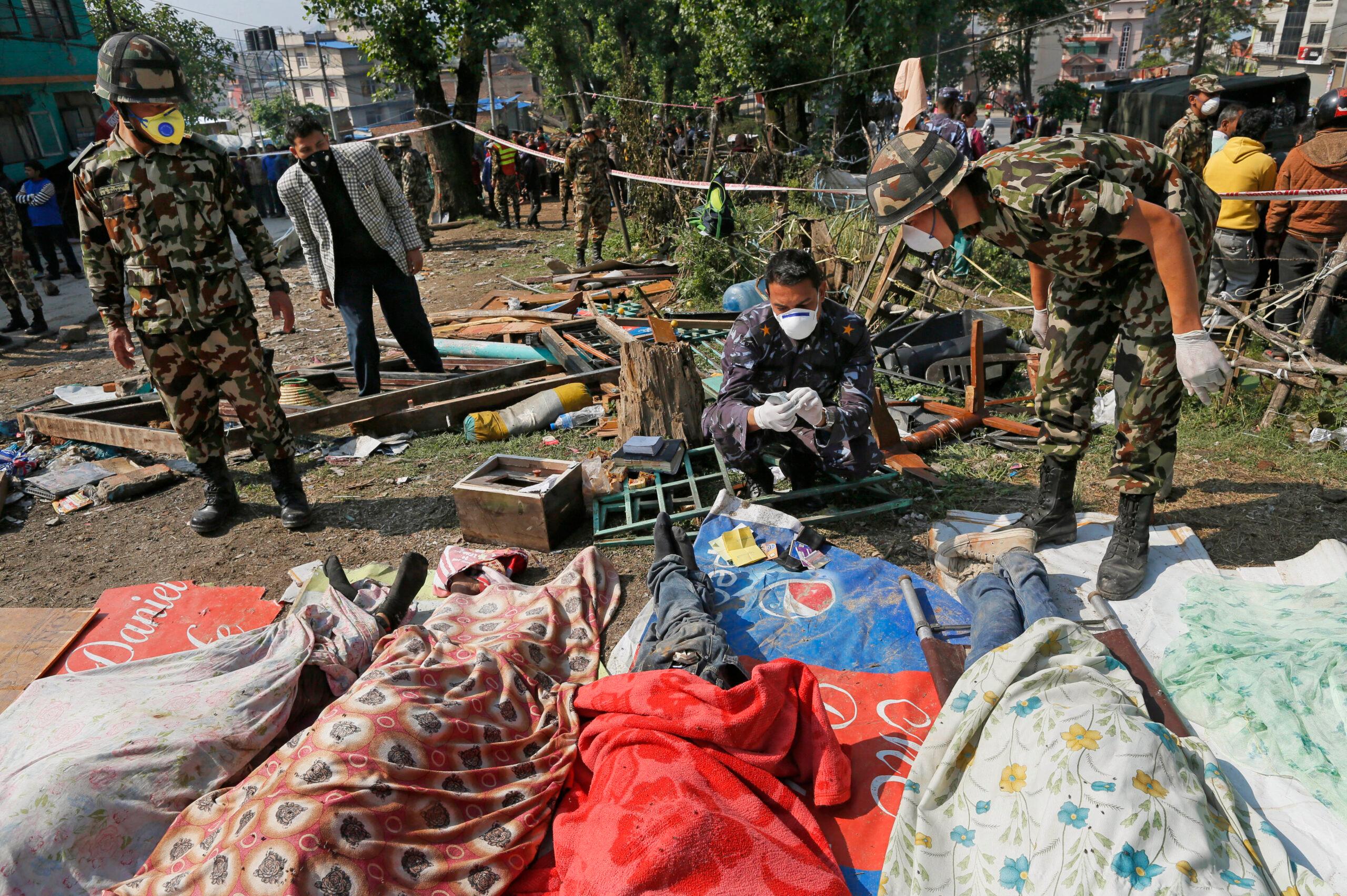La cifra de muertos por el terremoto en Nepal ya supera los 3 mil 200