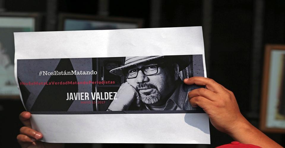 Hubiera querido celebrar Navidad con él, pero ya nunca podrá ser: esposa de Javier Valdez reclama a EPN