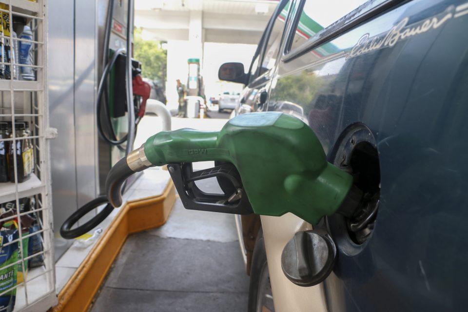 Septiembre llegará con aumento al precio de la gasolina; también habrá alza en tarifas eléctricas