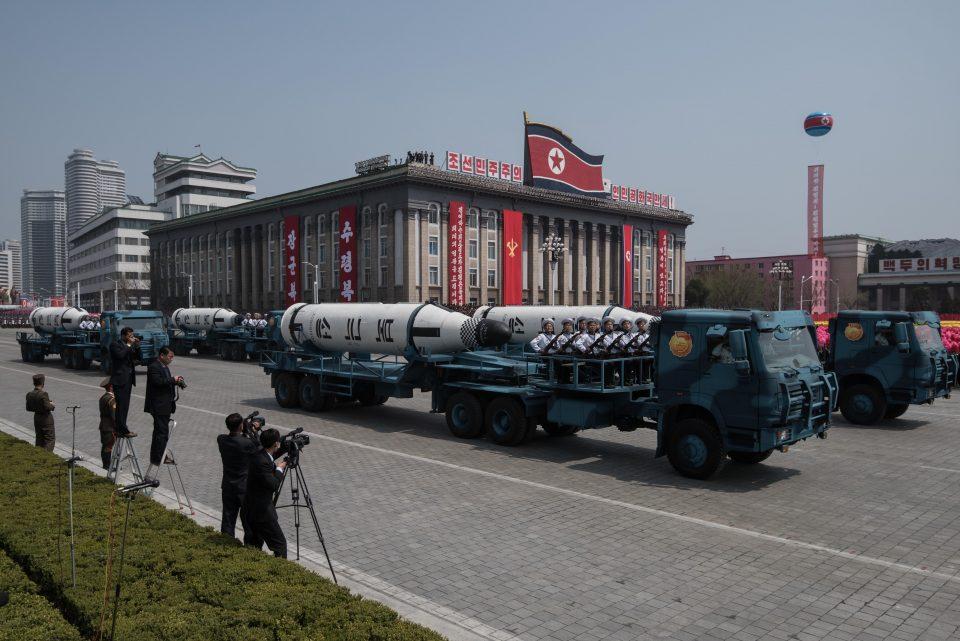 Corea del Norte dice que responderá a cualquier tipo de guerra que desate EU