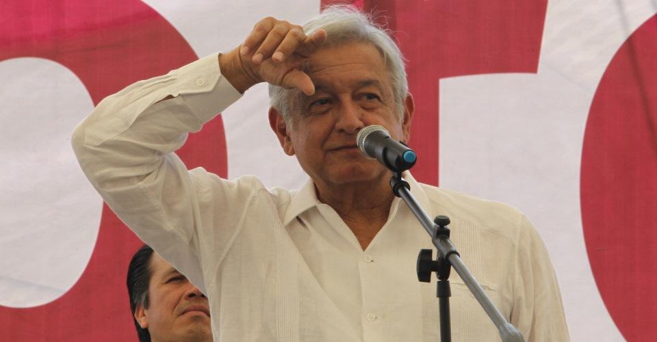 Quién es el hombre al que López Obrador llamó provocador en NY