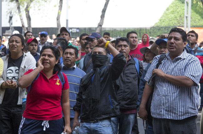 CNTE planea protesta durante primer informe de EPN