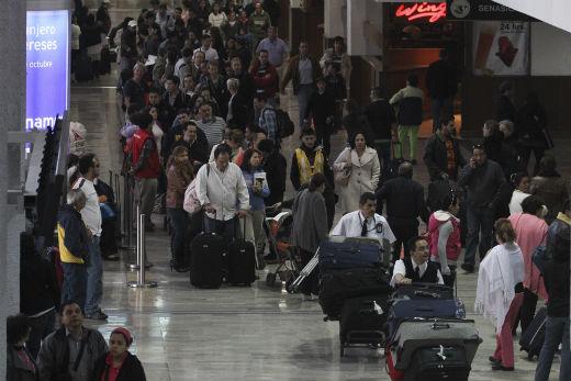 CNDH investiga abusos por revisiones de PF en aeropuertos