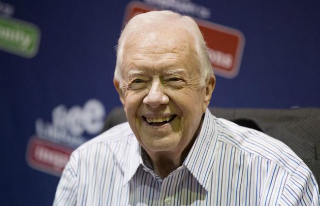 Expresidente de EU, Jimmy Carter, anuncia que está libre de cáncer