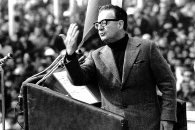A 40 años del golpe de estado en Chile: Ayuda a Allende a salvar La Moneda