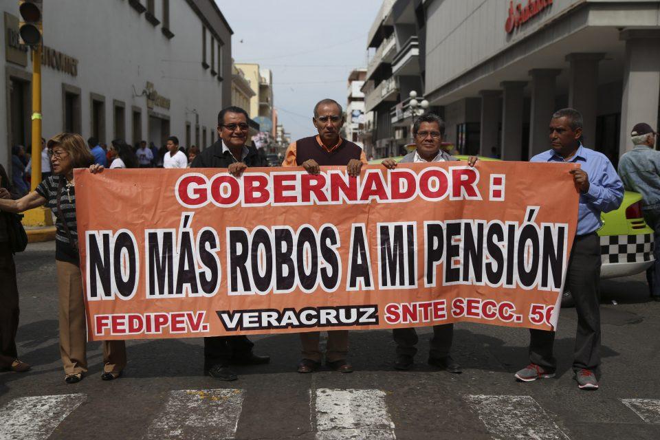 Flavino Ríos y 14 exfuncionarios desaparecieron 200 mdp del fondo de pensiones estatal