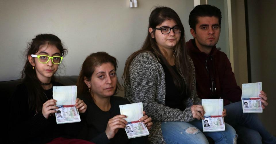 Gobierno de EU acata la orden de un juez y suspende la revocación de visas a musulmanes