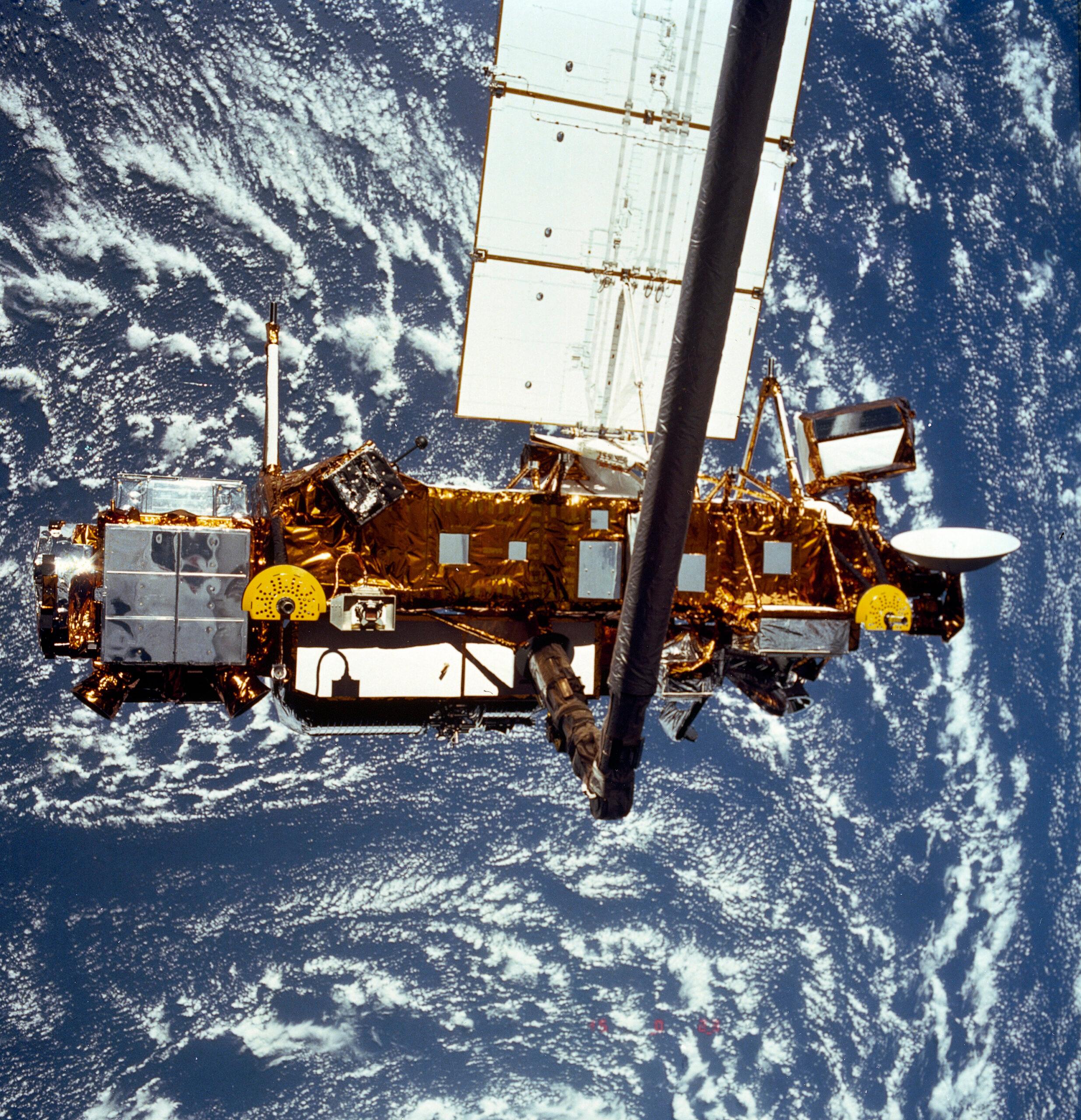 Confirma la NASA caída del satélite UARS en la Tierra