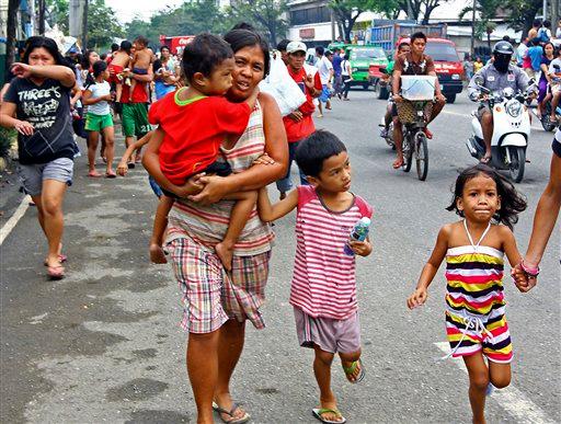 Sismo de 6.8 grados deja al menos 43 muertos en Filipinas
