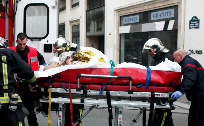 El peor ataque terrorista en Francia en 20 años: hay 12 muertos y ocho heridos
