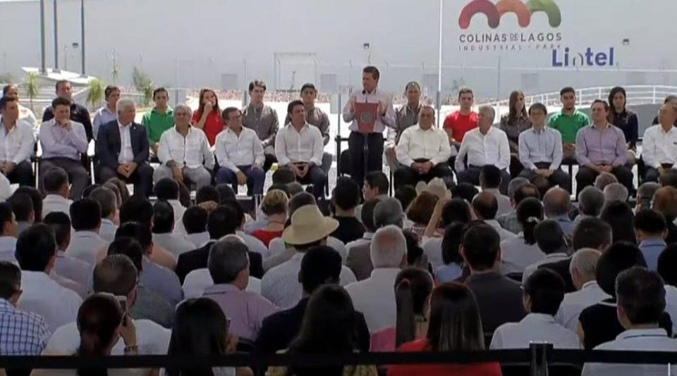 Peña Nieto dice que debe aplicarse la ley a quienes acusan al gobierno de espiar