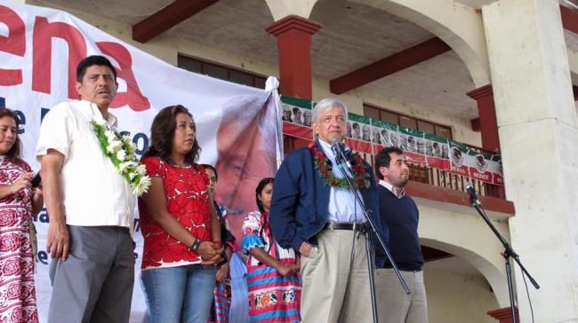 López Obrador respalda el paro laboral convocado por la CNTE