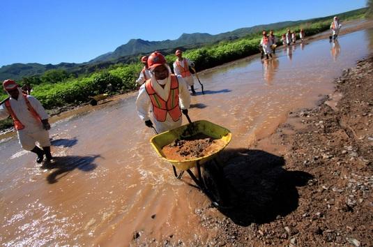 Presentan otra demanda colectiva contra Grupo México por contaminar río