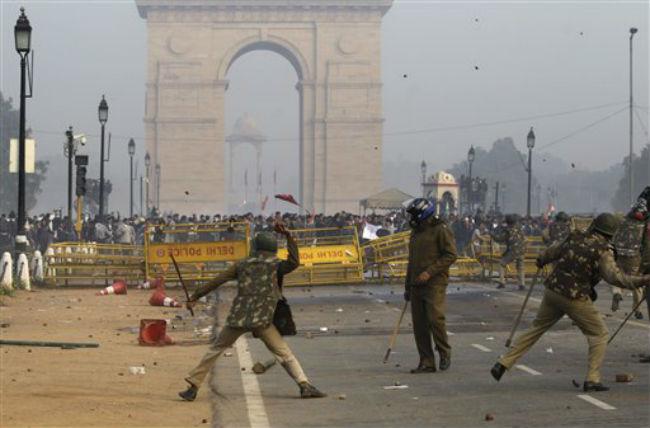 Disturbios en la India dejan un muerto y 23 heridos