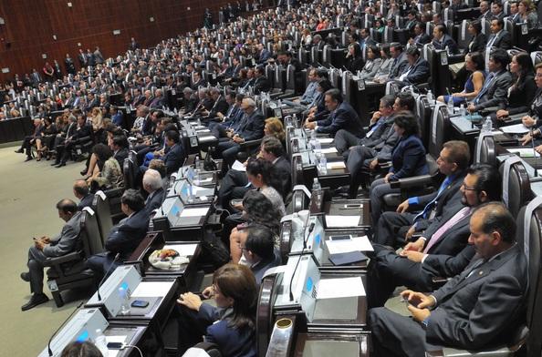 Nueva Legislatura comienza con 165 diputados y senadores ausentes