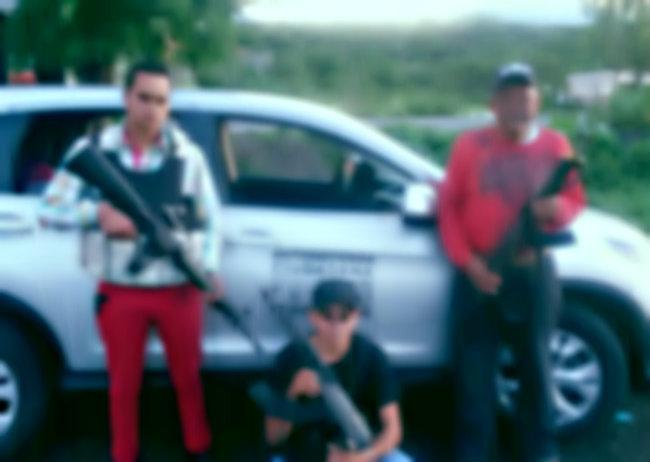 Autodefensas de Michoacán siguen armadas, aunque gobierno lo prohíba