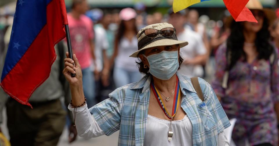 Más gases, menos gente: la oposición protesta en Venezuela por segundo día consecutivo