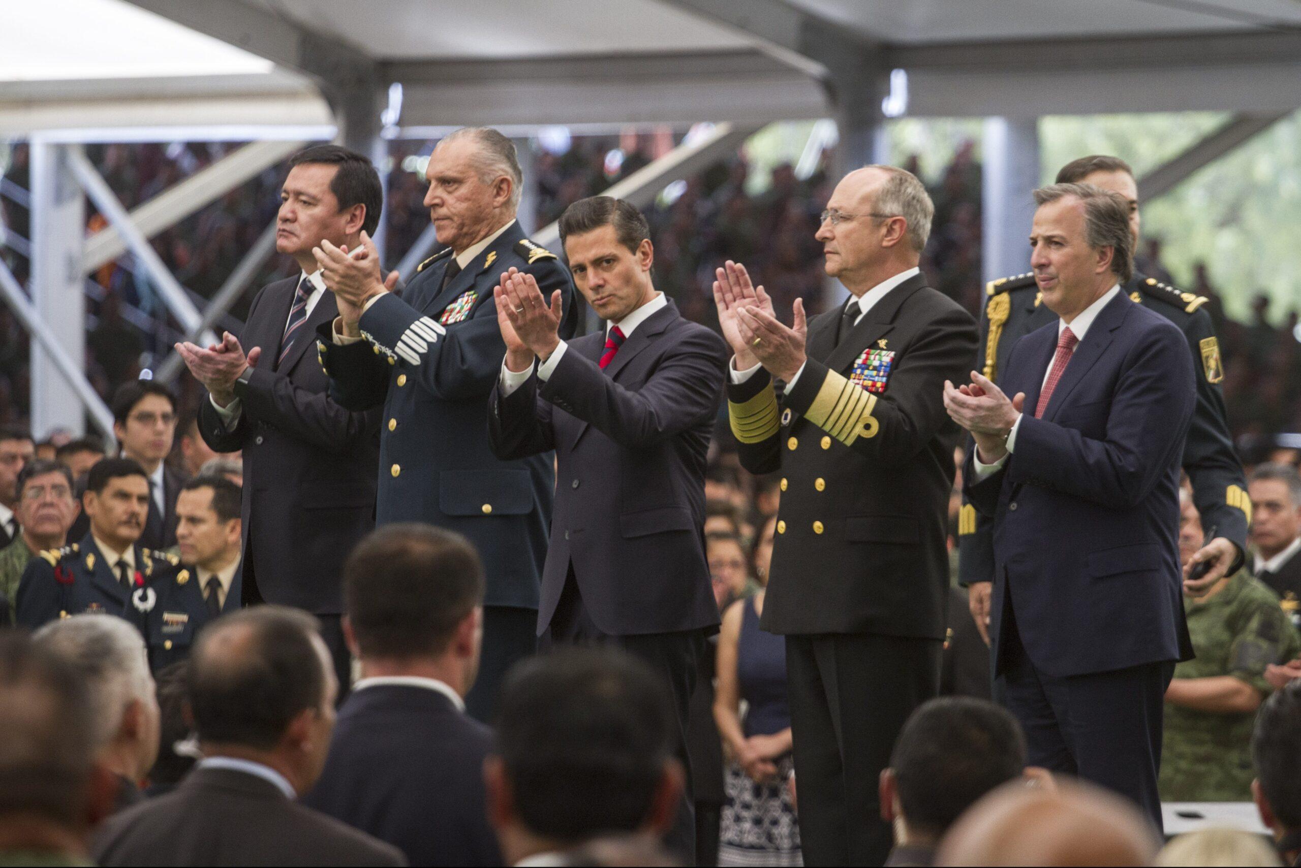 Peña Nieto defiende al Ejército y llama inadmisibles a las expresiones que lo descalifican