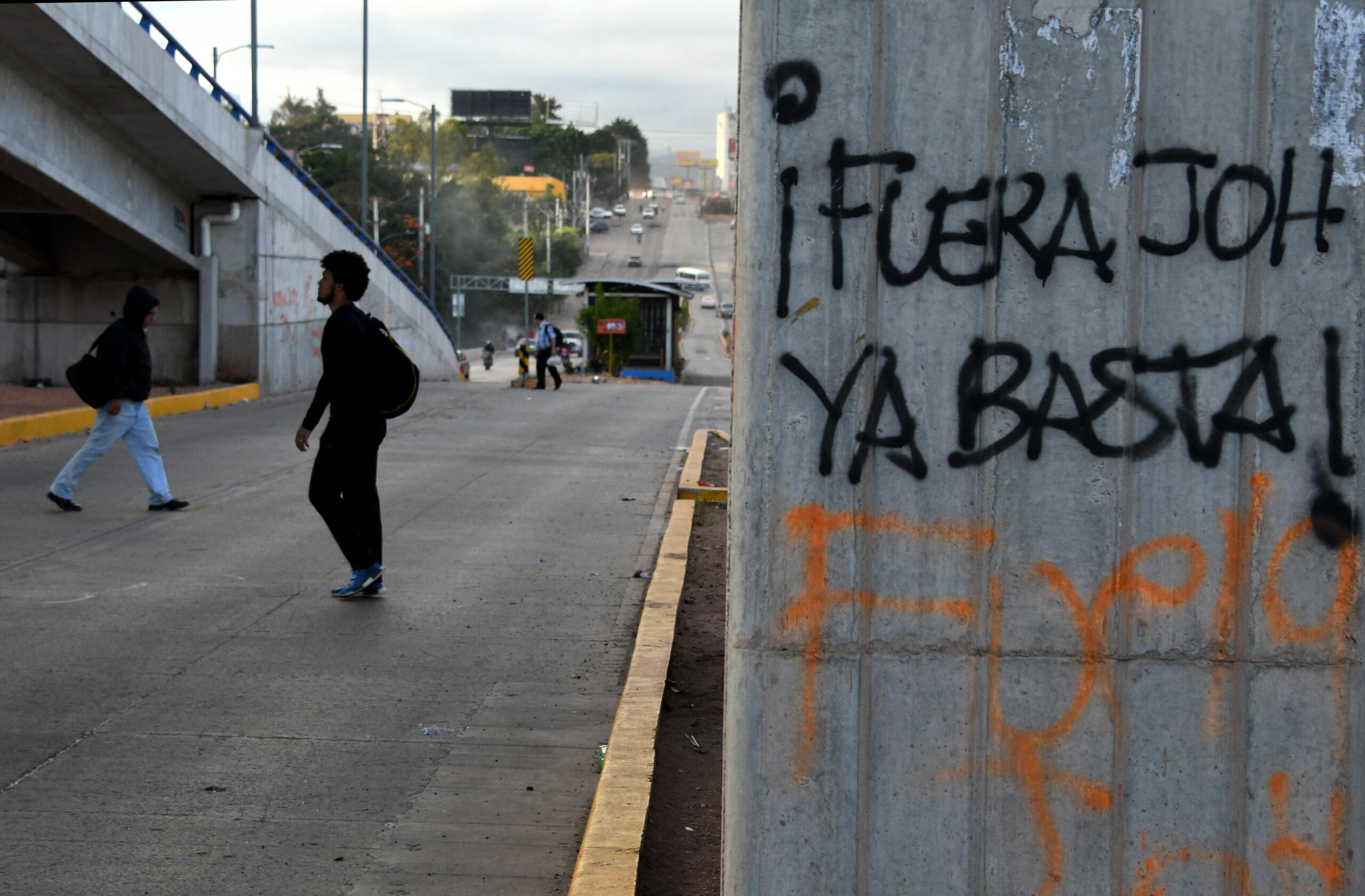 Oposición en Honduras desafía el toque de queda; convocan a manifestarse este domingo