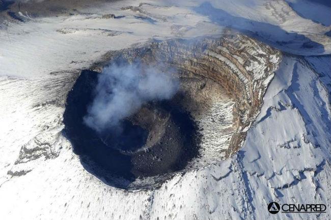 El cráter del Popo visto desde el cielo