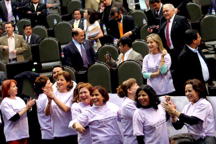 Aumenta 42.8% la representación femenina en la Cámara de Diputados