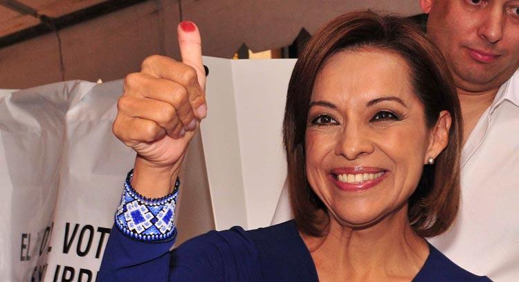 Josefina analiza ir por presidencia del PAN